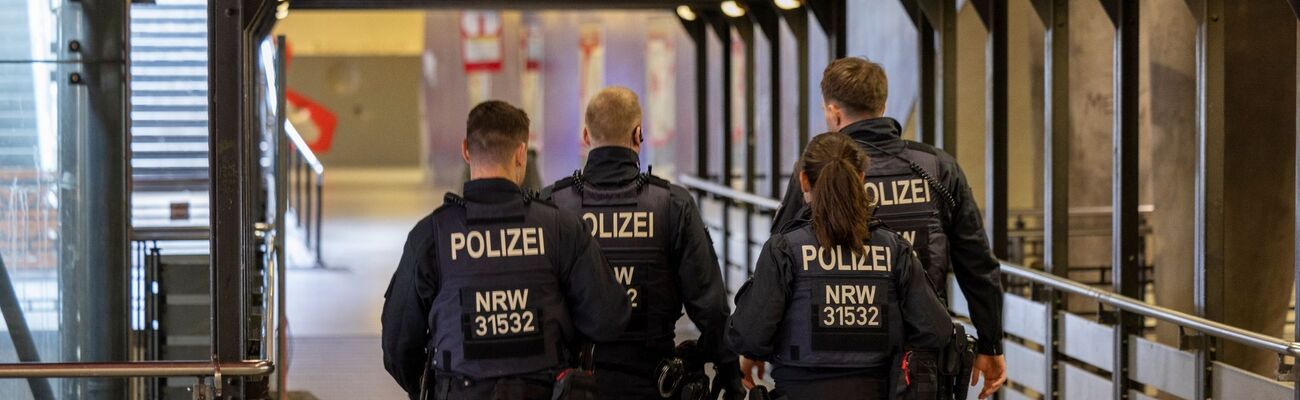 Bundesweit über 2000 Ermittlungsverfahren im Kontext des Nahost-Konflikts stellen Polizei und Justiz in Deutschland inzwischen vor große Herausforderungen., © Thomas Banneyer/dpa