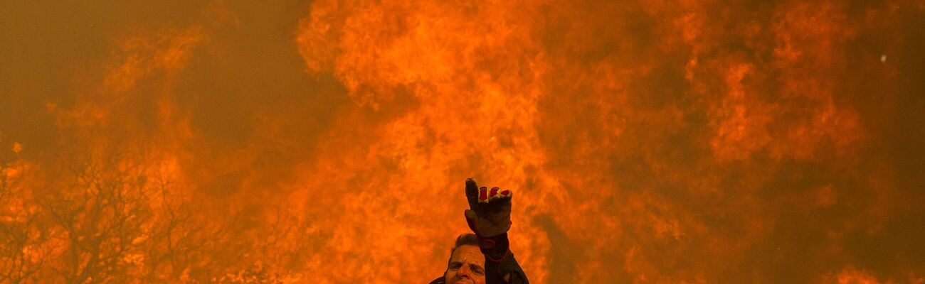Bislang gibt es in Griechenland rund 14.100 Feuerwehrleute. Auch Privatleute bereiten sich auf den Kampf gegen die Brände vor., © Marios Lolos/XinHua/dpa
