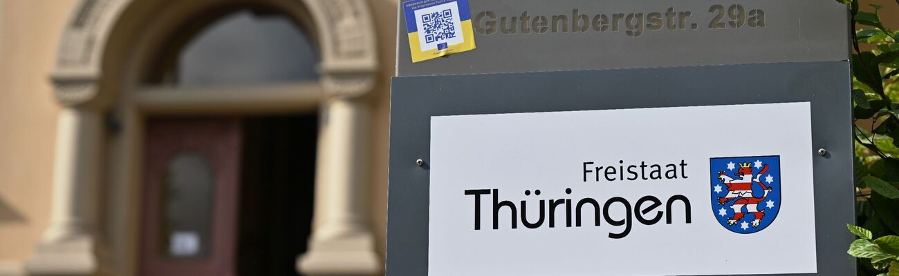 Die Thüringer AfD-Fraktion klagte gegen eine Corona-Verordnung., © Martin Schutt/dpa