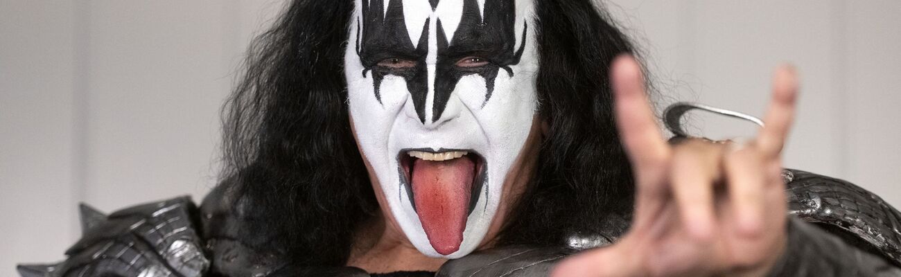 Seine große Zunge ist sein Markenzeichen: Gene Simmons alias «The Demon», © Bernd Thissen/dpa