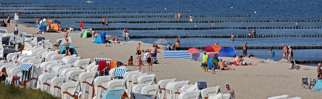 In der Ostsee wurden teils «extrem hohe Temperaturen» gemessen. (Symbolbild), © Bernd Wüstneck/dpa