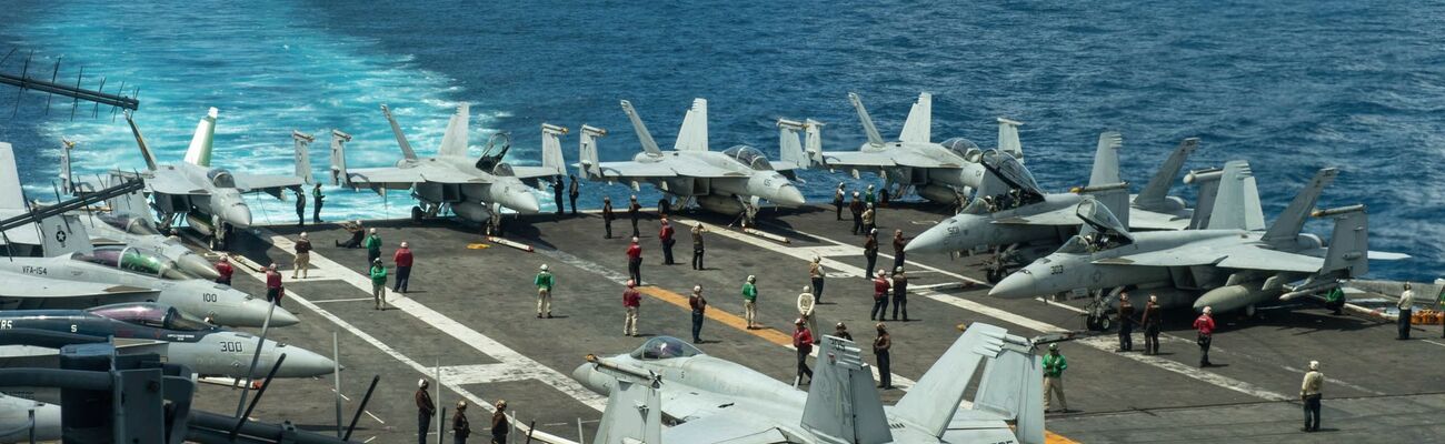 Die USA ziehen den Flugzeugträger «USS Theodore Roosevelt» aus dem Roten Meer ab. (Archivbild) , © Seaman Ryan Holloway/U.S. Navy/dpa