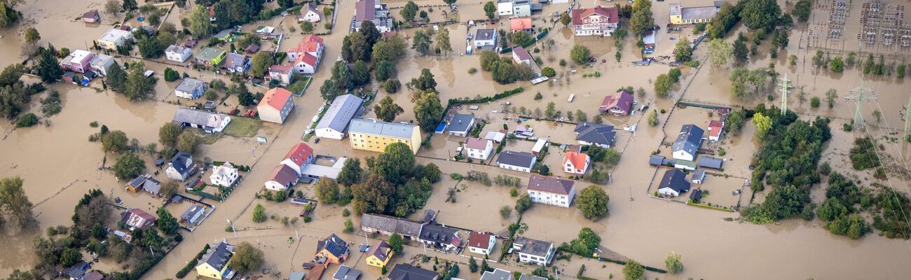 Auch die Stadt Bohumín in Tschechien leidet unter dem Jahrhunderthochwasser., © Sznapka Petr/CTK/dpa