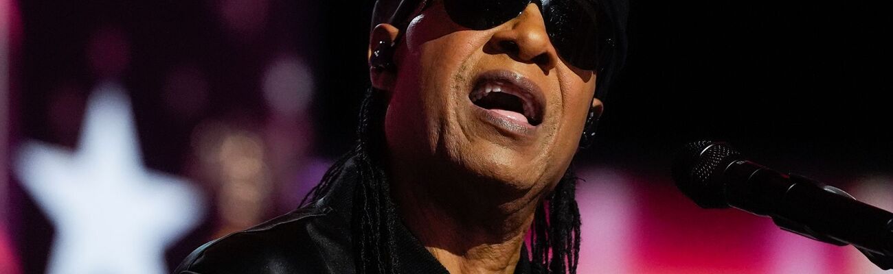 Stevie Wonder geht noch vor den US-Präsidentschaftswahlen auf Tour. (Archivbild), © Erin Hooley/AP/dpa