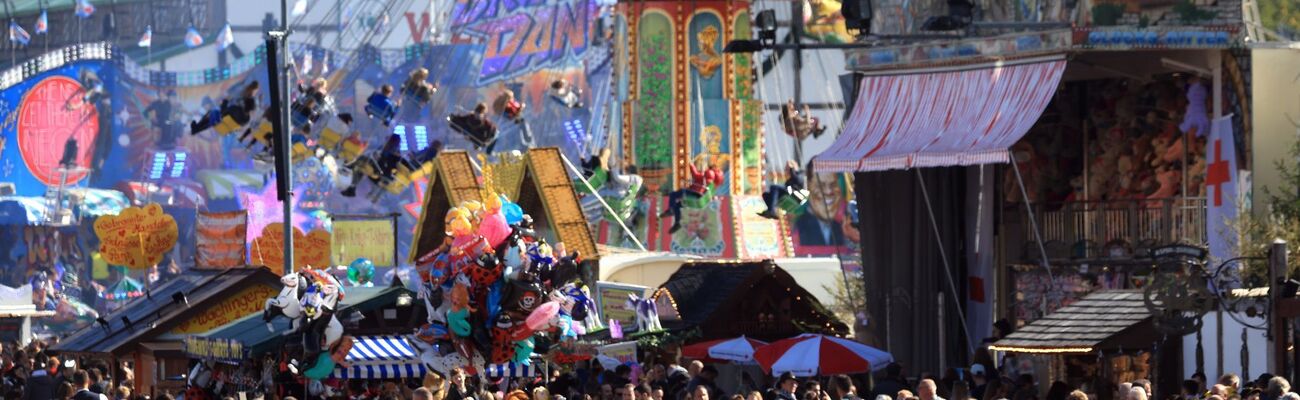 Reger Andrang am letzten Wiesn-Tag., © Karl-Josef Hildenbrand/dpa