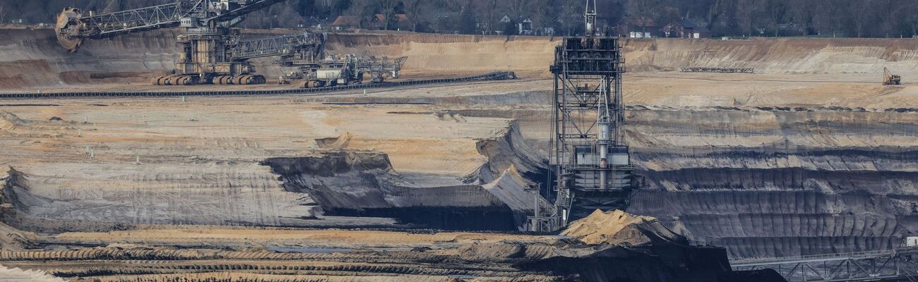 Sie arbeite jeden Tag für den Ausstieg aus der Braunkohle-Verstromung, sagt Nordrhein-Westfalens Wirtschaftsministerin Mona Neubaur. (Symbolbild), © Oliver Berg/dpa