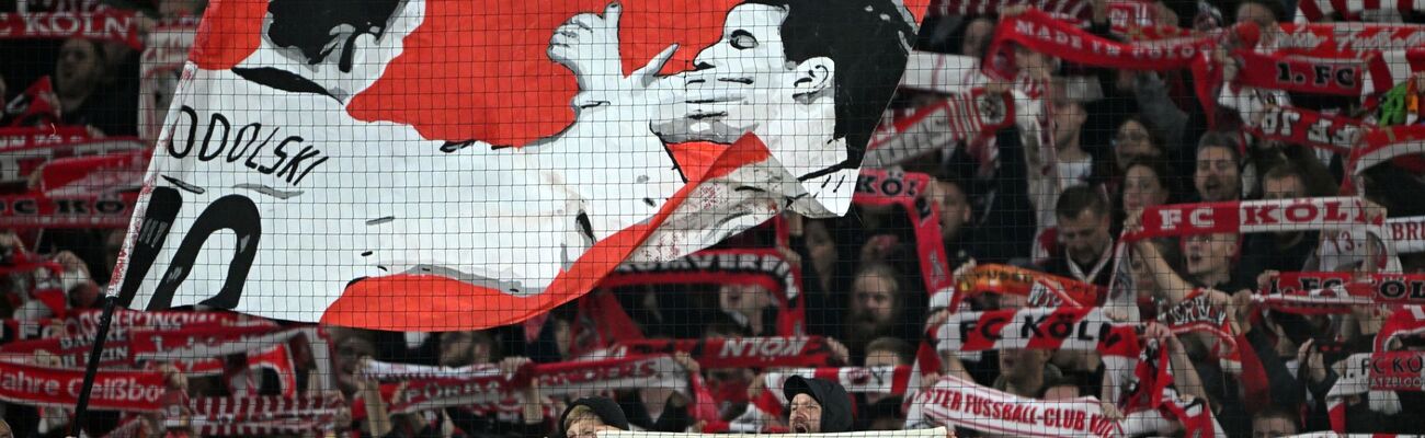 Kultfigur in Köln: Fans würdigen Lukas Podolski., © Federico Gambarini/dpa