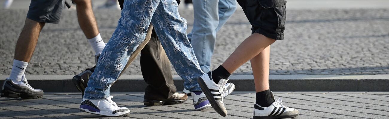 Vor allem unter jungen Männern beobachten die Forscher einen stärkeren Hang zu rechtem Gedankengut. (Symbolbild), © Carla Benkö/dpa