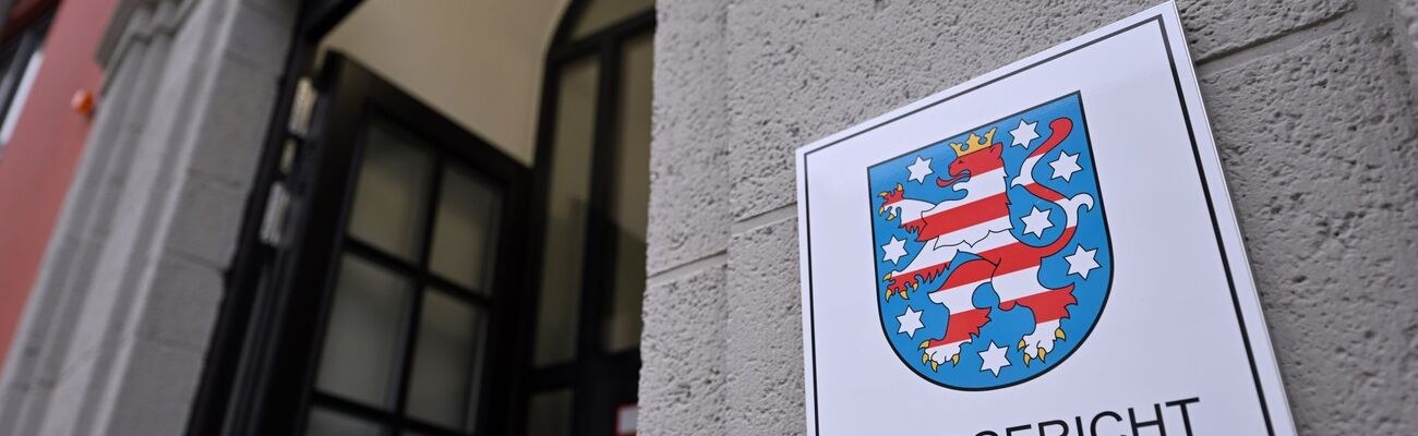 Am Landgericht Erfurt endete der Prozess gegen einen Mann, der ohne medizinische Ausbildung an Männern Kastrationen durchgeführt haben soll. (Archivbild), © Martin Schutt/dpa-Zentralbild/dpa