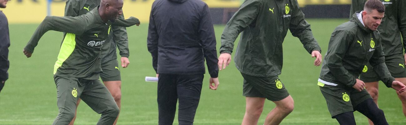 Die zuletzt angeschlagenen Pascal Groß (rechts) und Niklas Süle (2. v. rechts) nehmen am Abschlusstraining teil., © Bernd Thissen/dpa