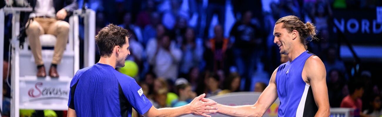 Alexander Zverev (r.) zieht in Wien souverän ins Achtelfinale ein., © Max Slovencik/APA/dpa