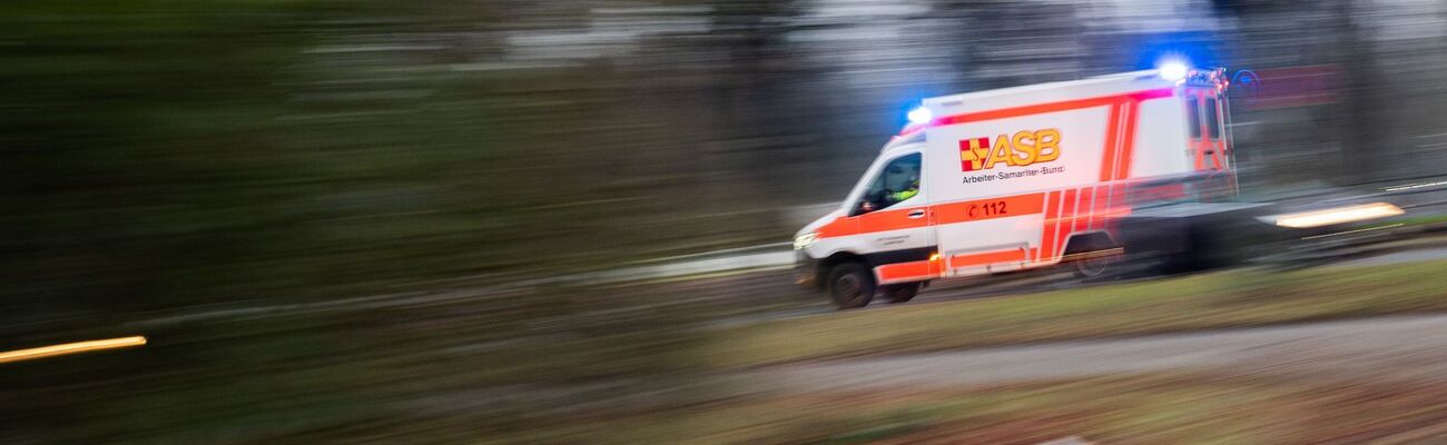 Der Fünfjährige schwebt in Lebensgefahr. (Symbolbild), © Julian Stratenschulte/dpa