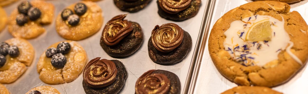 Verziert und getoppt machen die Cookies auch optisch was her., © Christoph Schmidt/dpa