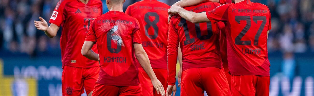 Jubel nach der Tristesse: Die Bayern spielten sich in Bochum den Frust von der Seele., © David Inderlied/dpa