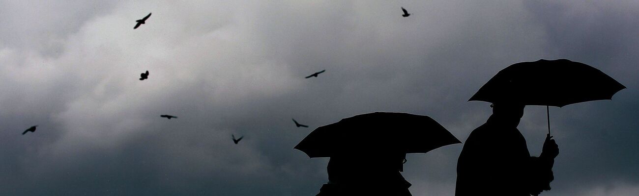 Die Menschen in Nordrhein-Westfalen müssen sich zunächst auf viele Wolken einstellen. (Symbolbild), © Oliver Berg/dpa