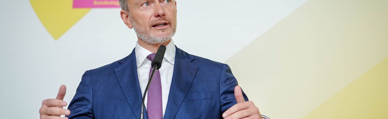 Endgültige Abschaffung des Solidaritätszuschlags auch für Vielverdiener und Stopp aller neuen Regulierungen: Finanzminister Lindner kommt mit einem neuen Forderungspapier., © Kay Nietfeld/dpa