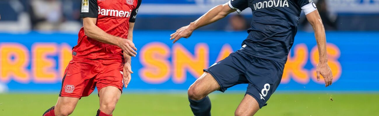 Bayer Leverkusen zu Gast beim VfL Bochum., © David Inderlied/dpa