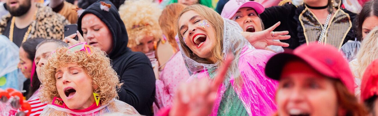 In Köln und anderen rheinischen Hochburgen hat der Karneval begonnen., © Rolf Vennenbernd/dpa