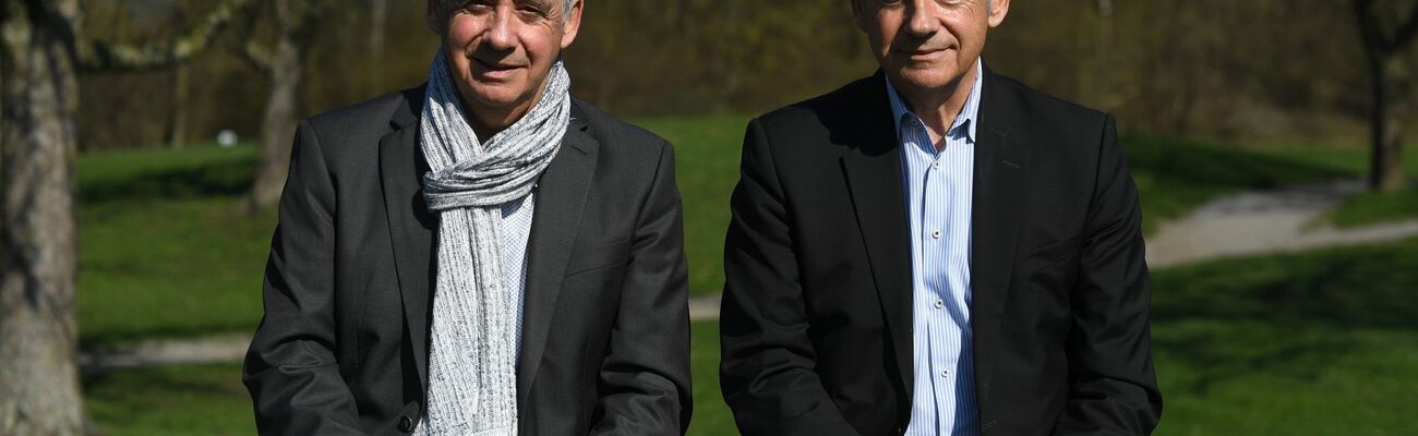 Erwin und Helmut Kremers werden Ehrenmitglieder des FC Schalke 04. , © Ina Fassbender/dpa