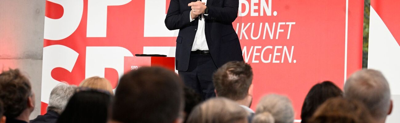 SPD-Chef Lars Klingbeil ist vom Verhalten des bisherigen Koalitionspartners FDP «persönlich enttäuscht»., © Roberto Pfeil/dpa