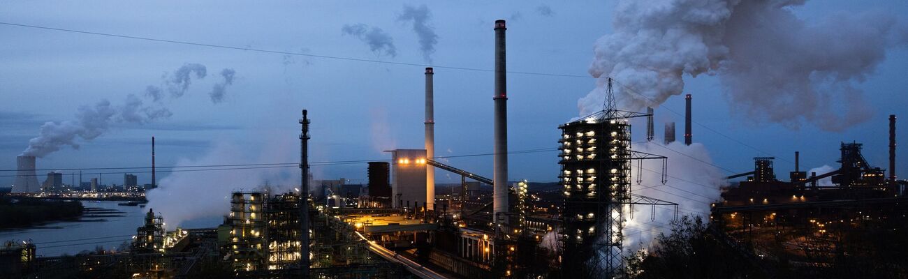 Der Industriekonzern Thyssenkrupp hatte im vergangenen Geschäftsjahr mit einer schwächeren Nachfrage der Autoindustrie, des Maschinenbaus und der Bauwirtschaft zu kämpfen. , © Rolf Vennenbernd/dpa