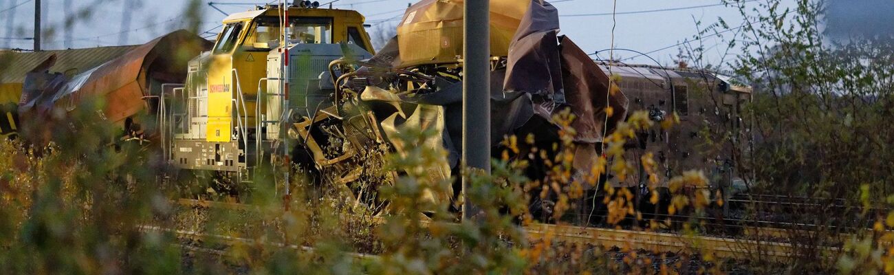 Drei Menschen haben sich bei einem Güterzug-Unfall bei Kerpen verletzt., © Henning Kaiser/dpa