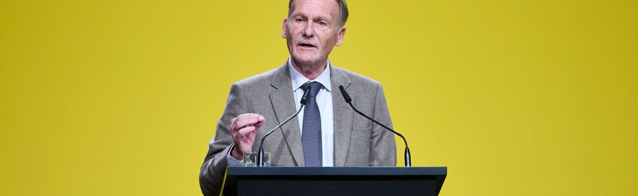 Hans-Joachim Watzke verteidigt auf der Mitgliederversammlung den Sponsoren-Deal des BVB mit Rheinmetall., © Bernd Thissen/dpa