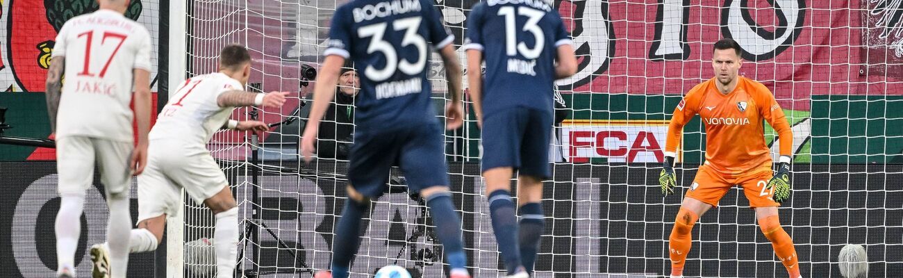 Phillip Tietz (2.v.l.) trifft zum 1:0., © Harry Langer/dpa