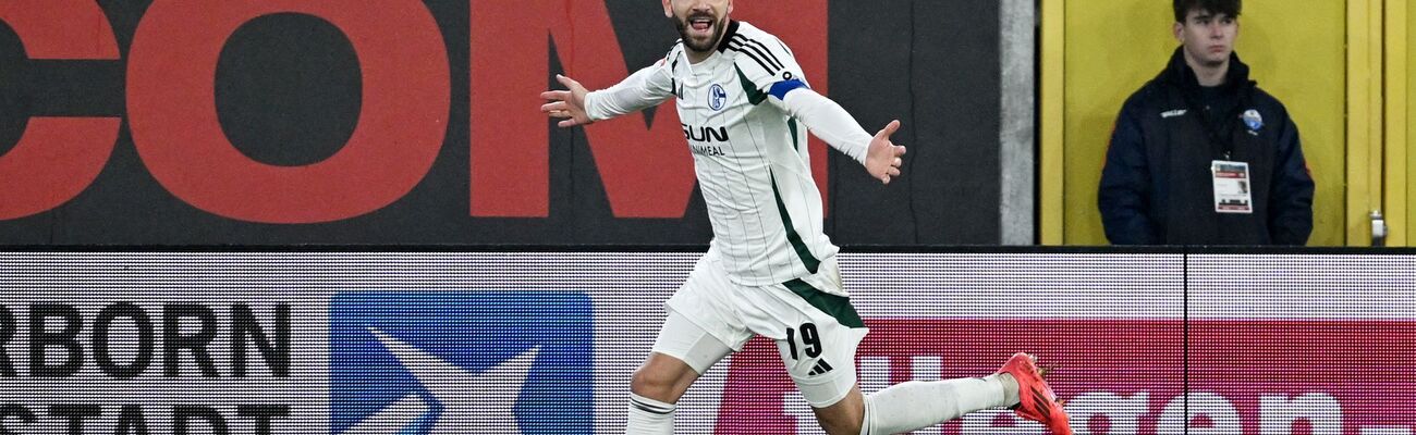 Führte Schalke 04 zum Sieg in Paderborn: Kenan Karaman, © David Inderlied/dpa