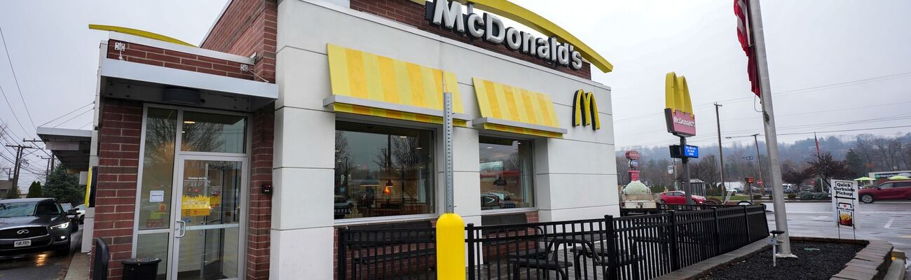 Ein Kunde hatte den Verdächtigen in einem McDonald's-Restaurant von Fahndungsfotos erkannt., © Gene J. Puskar/AP/dpa