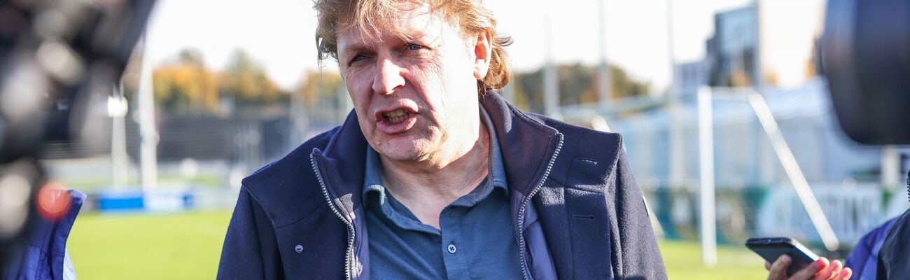 Bis zum Saisonende Sportdirektor beim FC Schalke 04: Youri Mulder., © Tim Rehbein/dpa