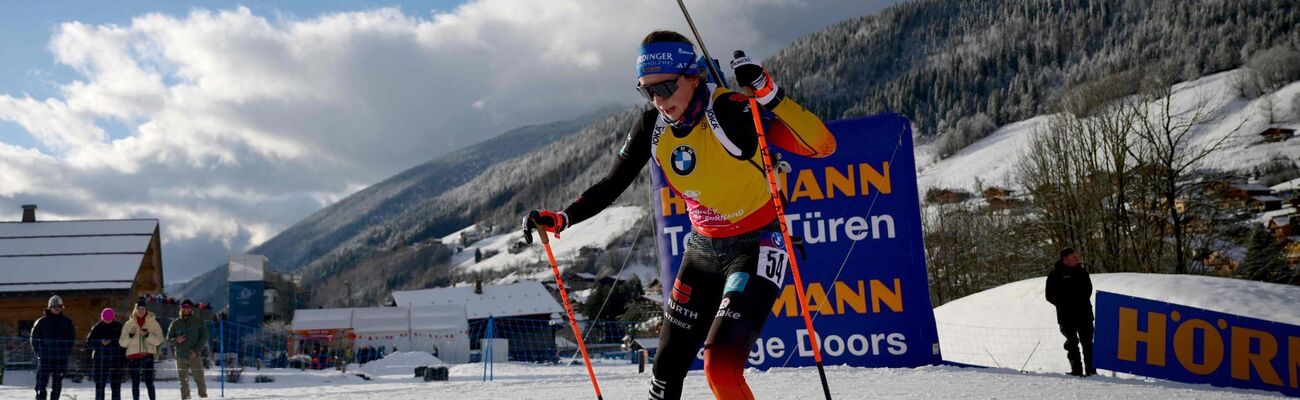 Franziska Preuß holt als Sprint-Zweite ihr nächstes Top-Ergebnis., © Olivier Chassignole/AFP/dpa