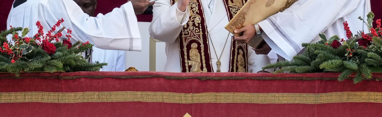 Der Papst spendete den Segen «Urbi et Orbi», also der Stadt und dem Erdkreis., © Andrew Medichini/AP/dpa