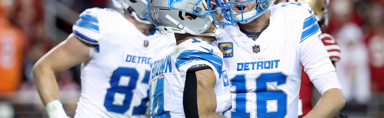 Die Detroit Lions um Quarterback Jared Goff (r.) und Wide Receiver Amon-Ra St. Brown spielen die beste Saison ihrer Geschichte., © Jed Jacobsohn/AP/dpa