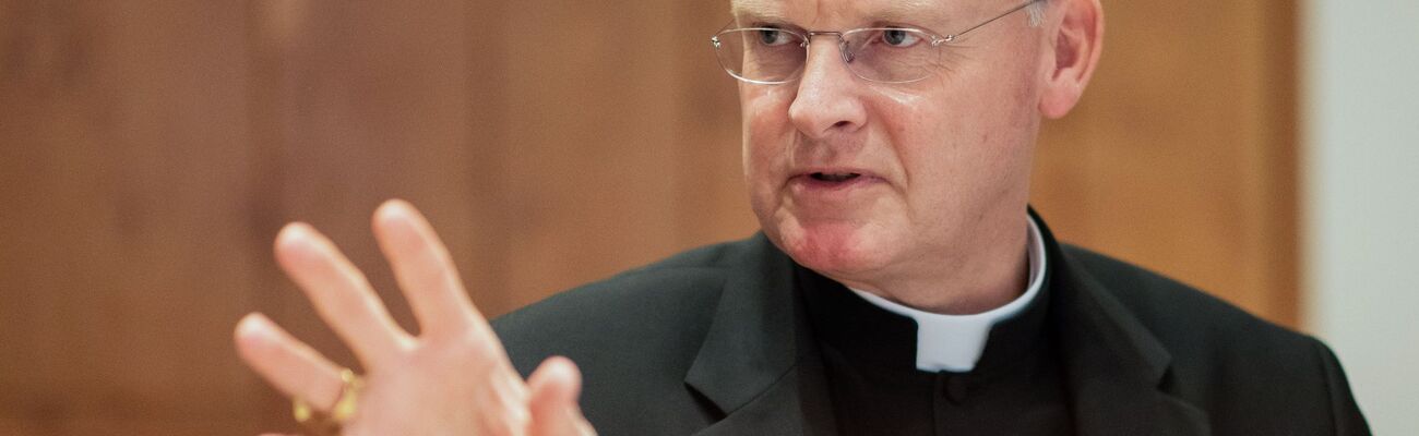 Ruhrbischof Franz-Josef Overbeck hat in seiner Neujahrespredigt den Zustand der Kirche schonungslos analysiert. (Archivbild), © Marcel Kusch/dpa