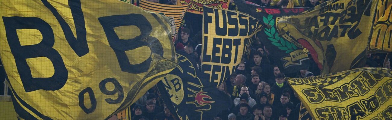 Die Fans von Borussia Dortmund müssen für Bier und Wurst demnächst mehr zahlen., © Federico Gambarini/dpa