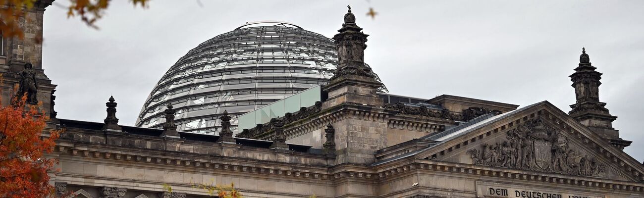 Das Reichstagsgebäude in Berlin ist der Sitz des Deutschen Bundestags., © Carla Benkö/dpa