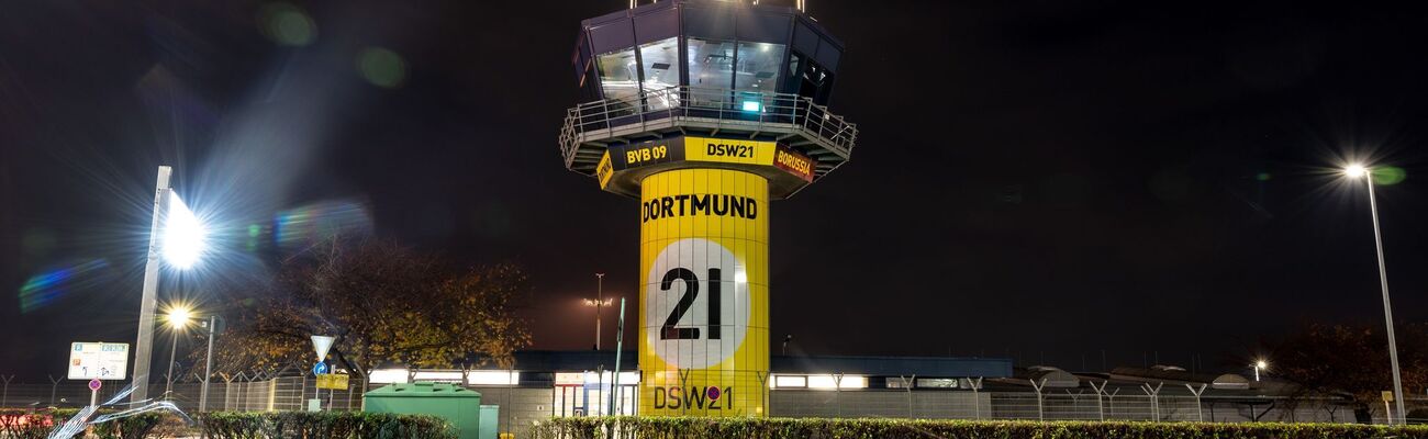 Durch dichten Nebel konnten Piloten am Flughafen Dortmund nicht mehr genug sehen - Starts und Landungen wurden gestoppt. (Archivbild), © Bernd Thissen/dpa