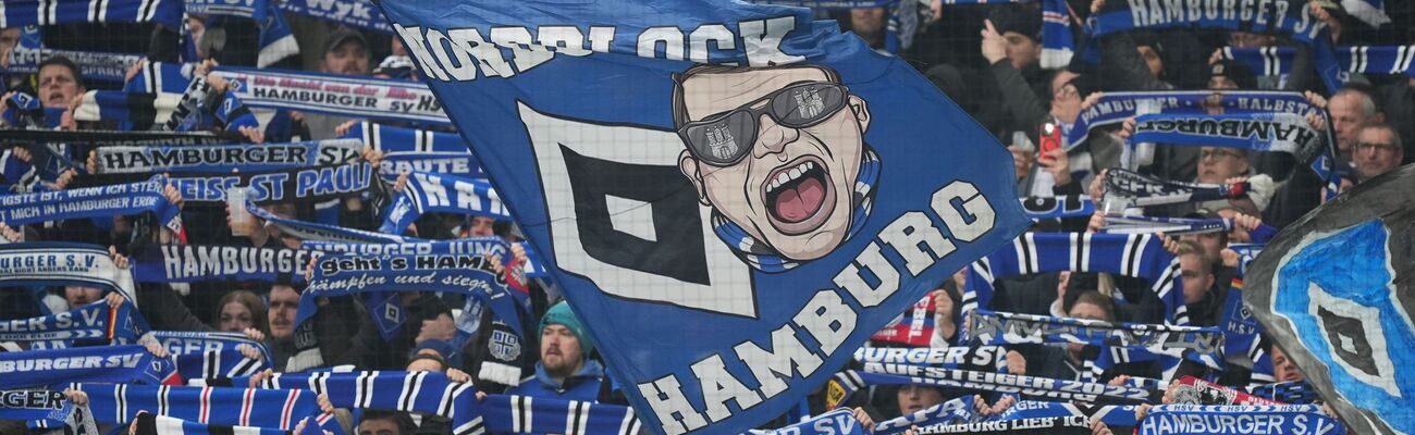 Auch die HSV-Fans müssen sich etwas länger gedulden., © Marcus Brandt/dpa