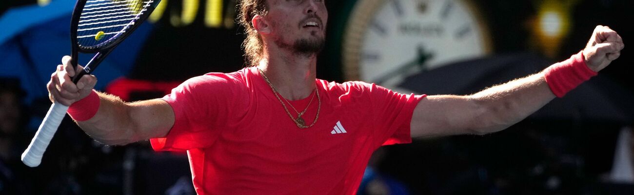 War nach dem Viertelfinalsieg bei den Australian Open erleichtert: Alexander Zverev , © Manish Swarup/AP/dpa