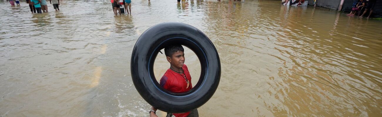 Extremwetter stört weltweit den Schulbetrieb. (Archivbild), © Eranga Jayawardena/AP