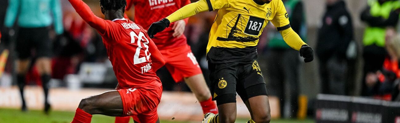 In der vergangenen Saison gelang Heidenheim zu Hause gegen Dortmund ein 0:0., © Harry Langer/dpa