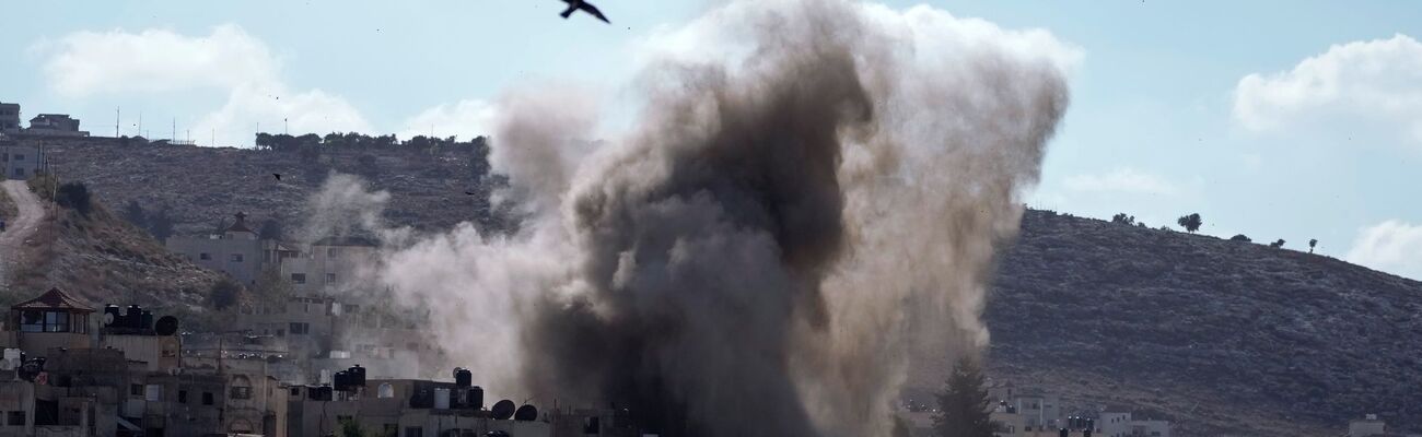 Explosion bei israelischem Militäreinsatz in Dschenin. (Archivbild), © Majdi Mohammed/AP/dpa