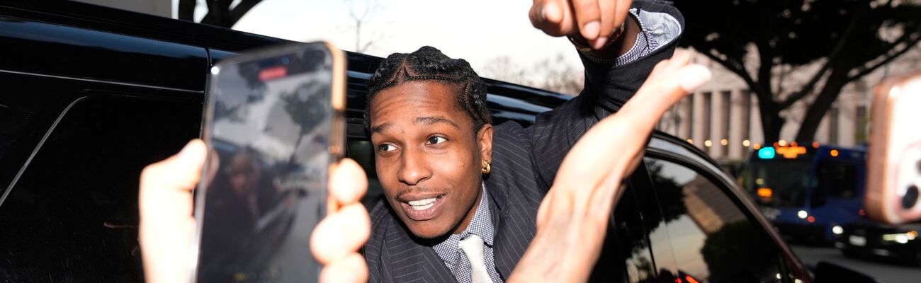 Rapper Asap Rocky kommt nach einem Freispruch um eine drohende Haftstrafe herum. , © Damian Dovarganes/AP/dpa