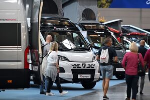 Der «Caravan Salon» in Düsseldorf zeigt bis zum 8. September zahlreiche Wohnmobil und -anhänger-Neuheiten., © Federico Gambarini/dpa/dpa-tmn