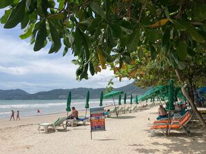 Patong Beach ist einer der bekanntesten Stände auf Phuket. (Archivbild), © Carola Frentzen/dpa