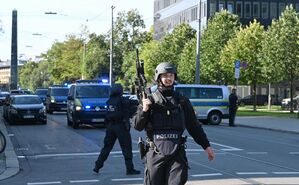 Polizeieinsatz nach der Schießerei in München, © Simon Sachseder/dpa