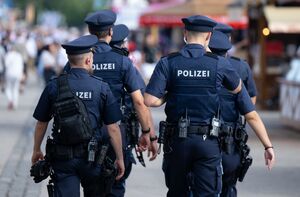 Hunderte Polizeibeamte sichern das Volksfest. (Archivbild), © Sven Hoppe/dpa