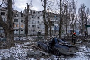 Russische Armee setzt Angriffe gegen Pokrowsk fort. (Archivbild), © Evgeniy Maloletka/AP/dpa