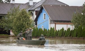 «Melker Pioniere» des österreichischen Bundesheeres sind in Niederösterreich im Hochwassereinsatz., © Daniel Trippolt/BMLV/APA/dpa